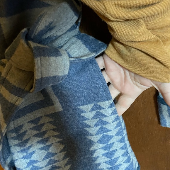 Pendleton Women’s Wrap Jacket Coat Southwestern Aztec Wool Limited Edition - Picture 5 of 9